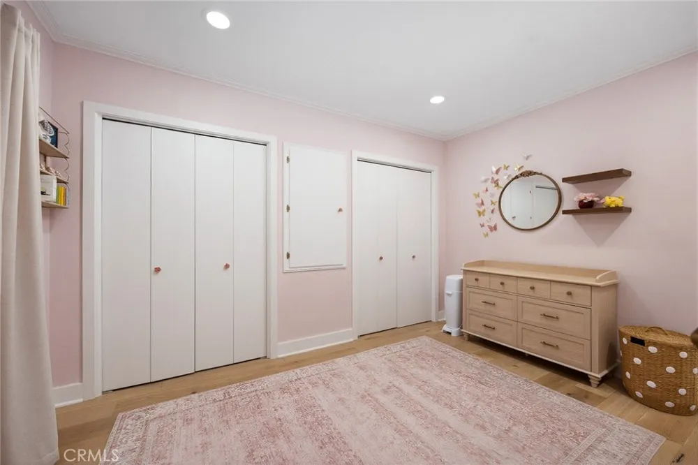3929 El Moreno La Crescenta, CA 91214