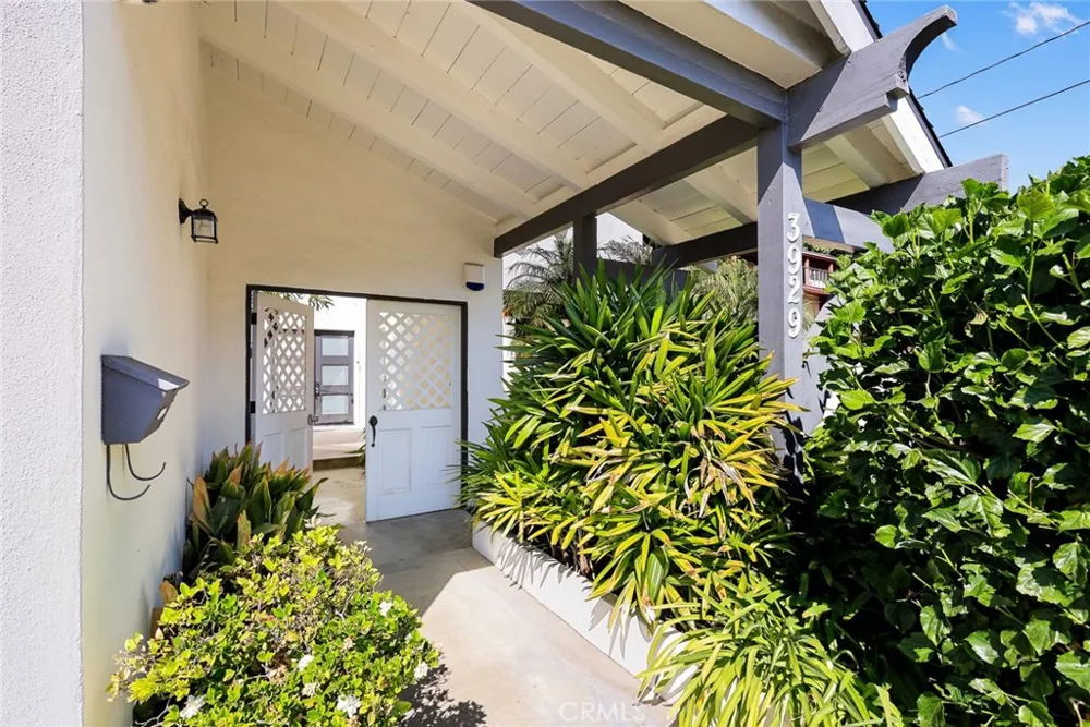 3929 El Moreno La Crescenta, CA 91214