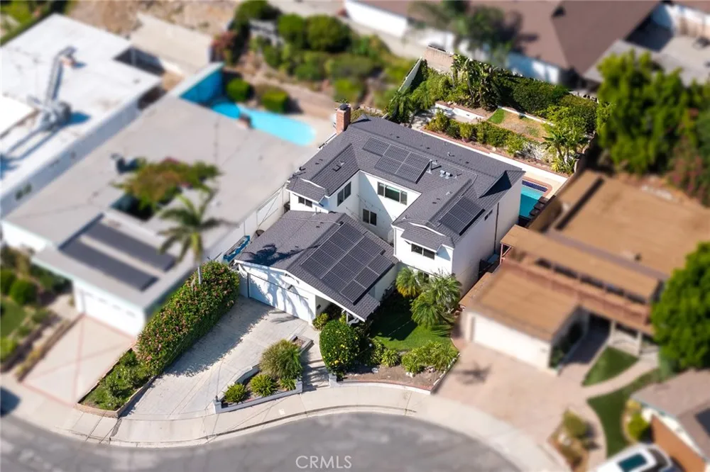 3929 El Moreno La Crescenta, CA 91214