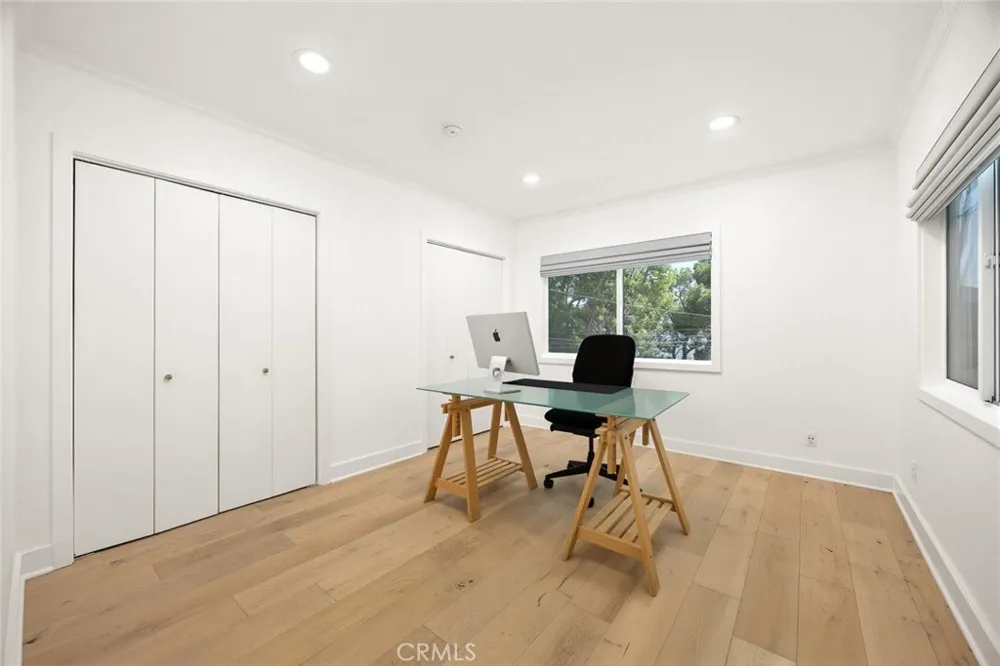 3929 El Moreno La Crescenta, CA 91214