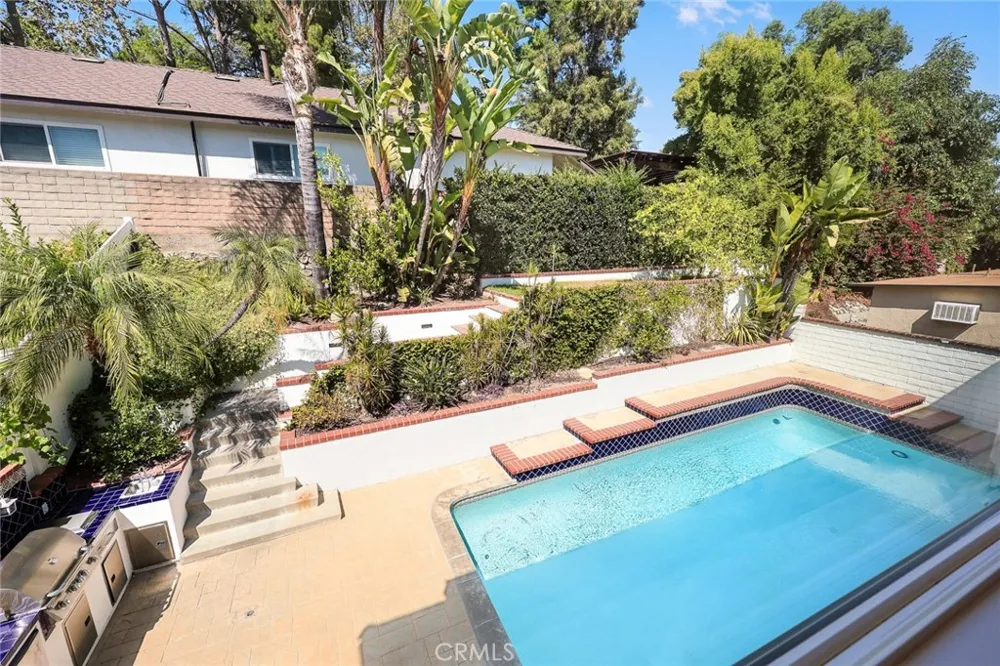 3929 El Moreno La Crescenta, CA 91214