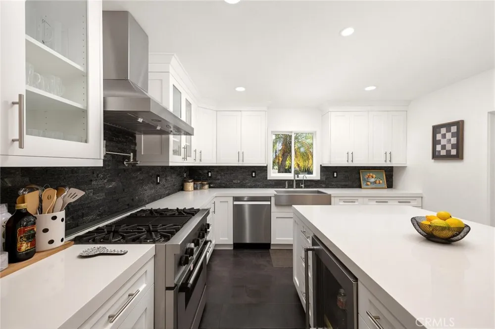 3929 El Moreno La Crescenta, CA 91214