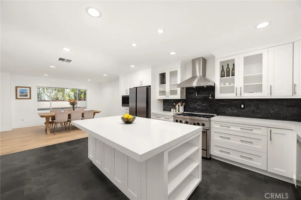 3929 El Moreno La Crescenta, CA 91214