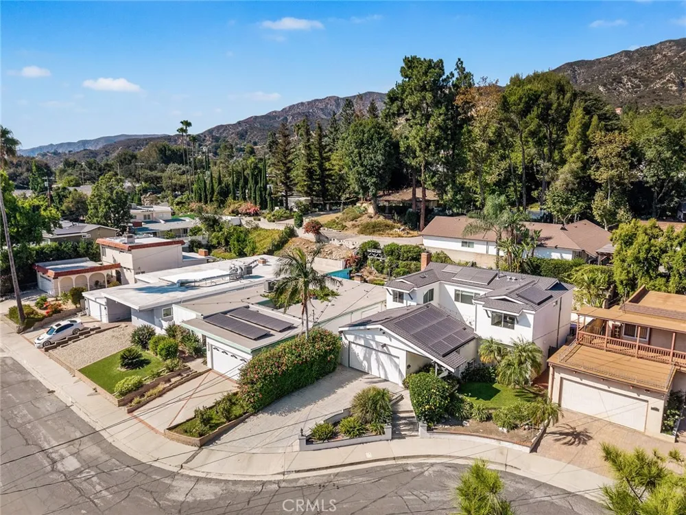 3929 El Moreno La Crescenta, CA 91214