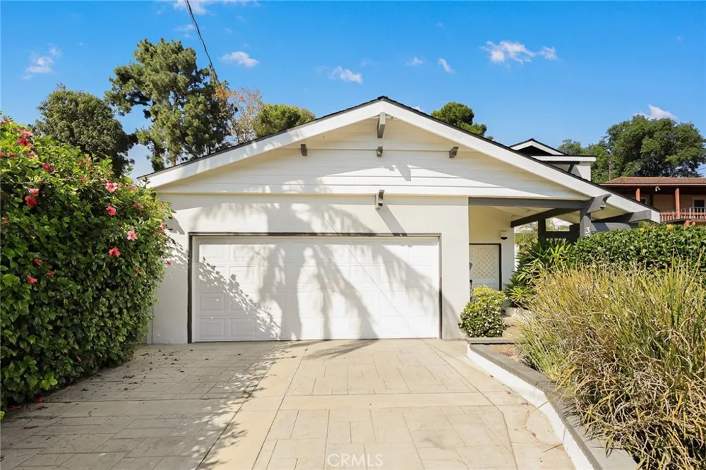 3929 El Moreno La Crescenta, CA 91214
