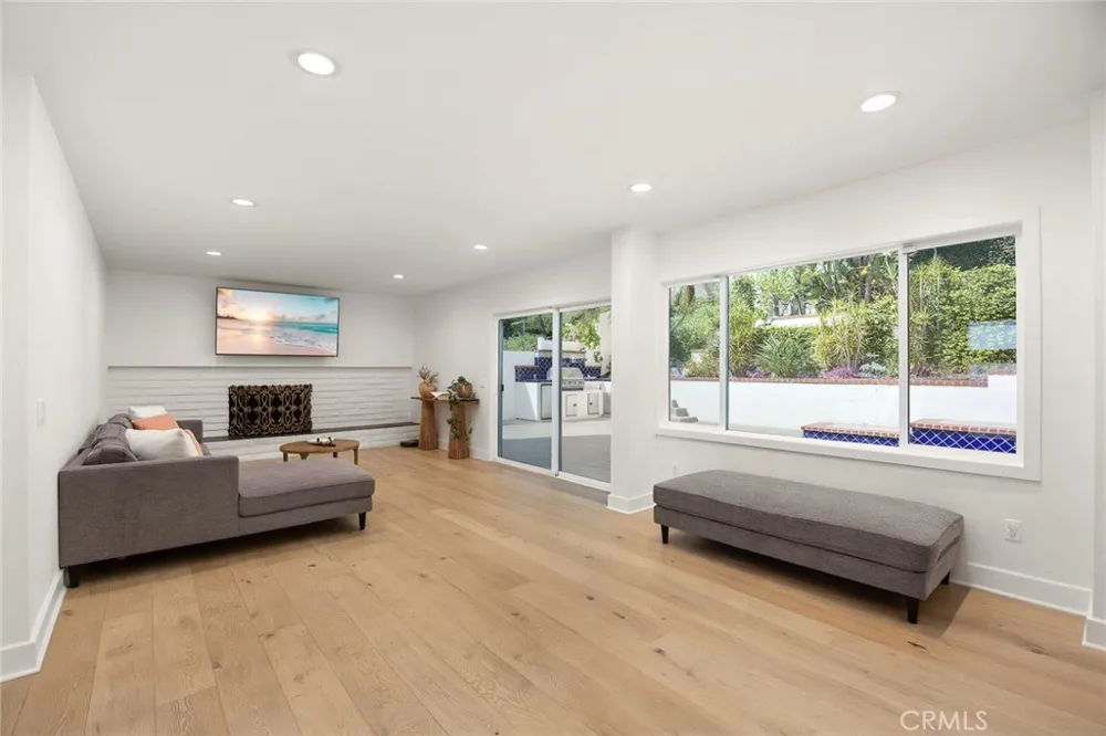 3929 El Moreno La Crescenta, CA 91214