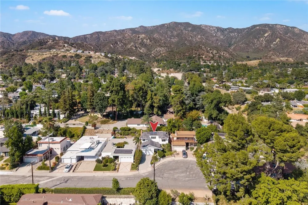 3929 El Moreno La Crescenta, CA 91214
