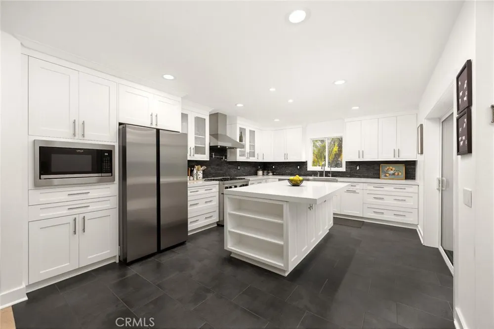 3929 El Moreno La Crescenta, CA 91214