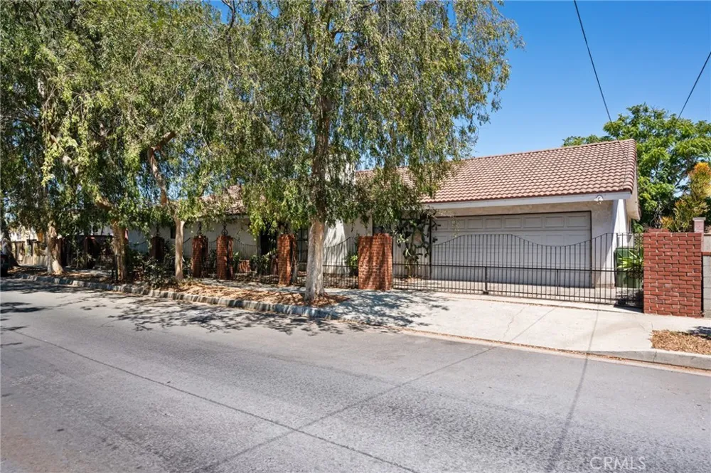 1122 Dominguez Wilmington, CA 90744