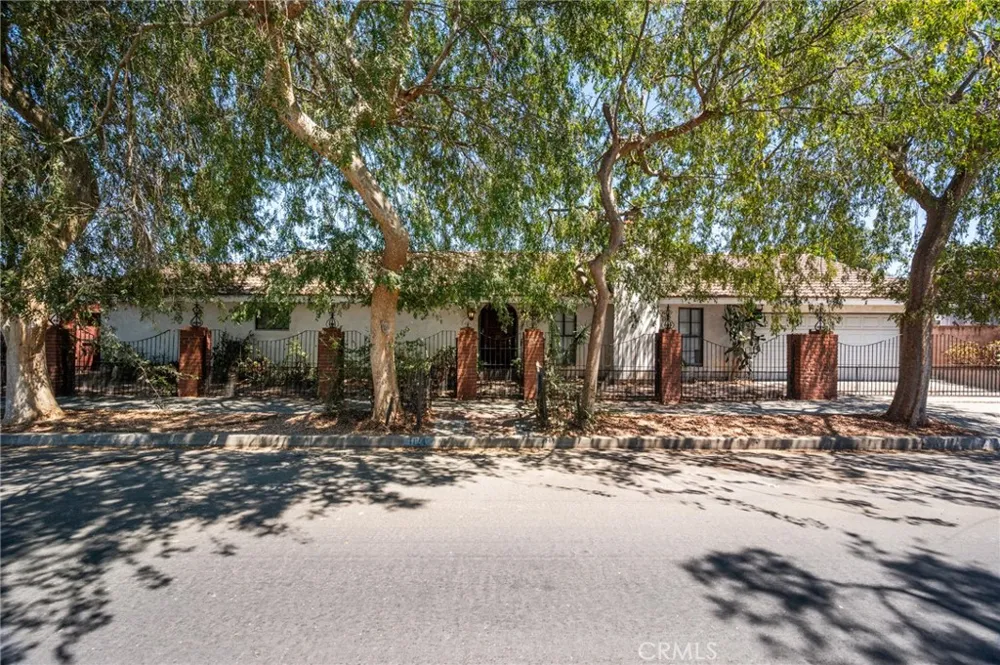 1122 Dominguez Wilmington, CA 90744