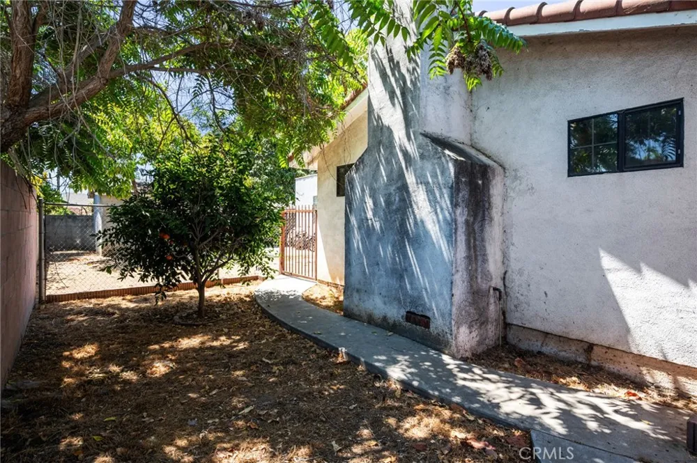 1122 Dominguez Wilmington, CA 90744
