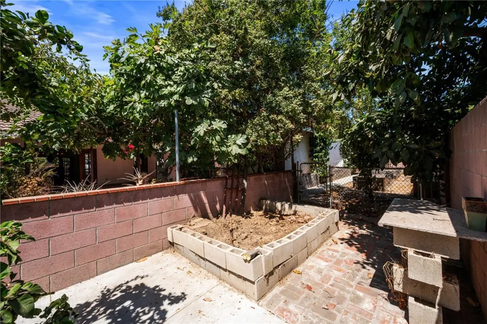 1122 Dominguez Wilmington, CA 90744