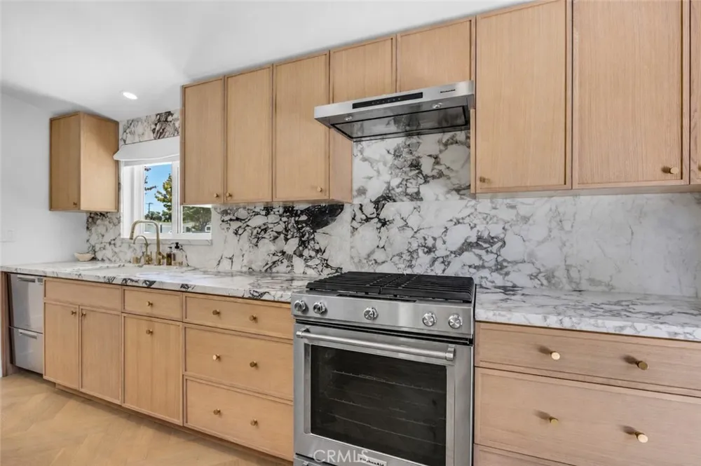 268 E Bay Street Costa Mesa, CA 92627