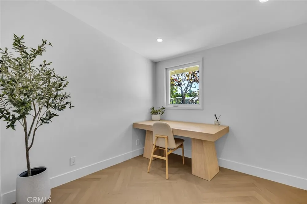 268 E Bay Street Costa Mesa, CA 92627