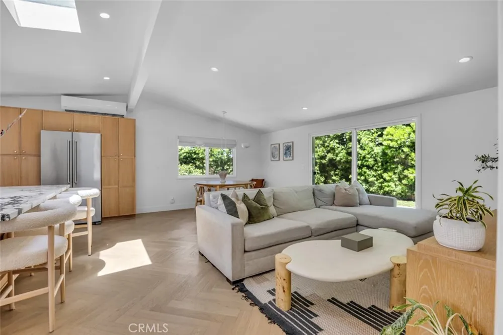 268 E Bay Street Costa Mesa, CA 92627