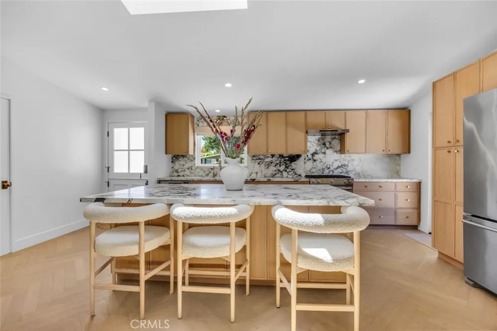 268 E Bay Street Costa Mesa, CA 92627