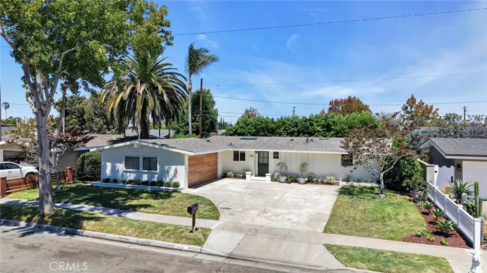 268 E Bay Street Costa Mesa, CA 92627