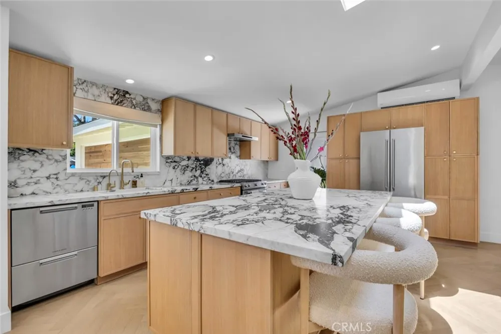 268 E Bay Street Costa Mesa, CA 92627