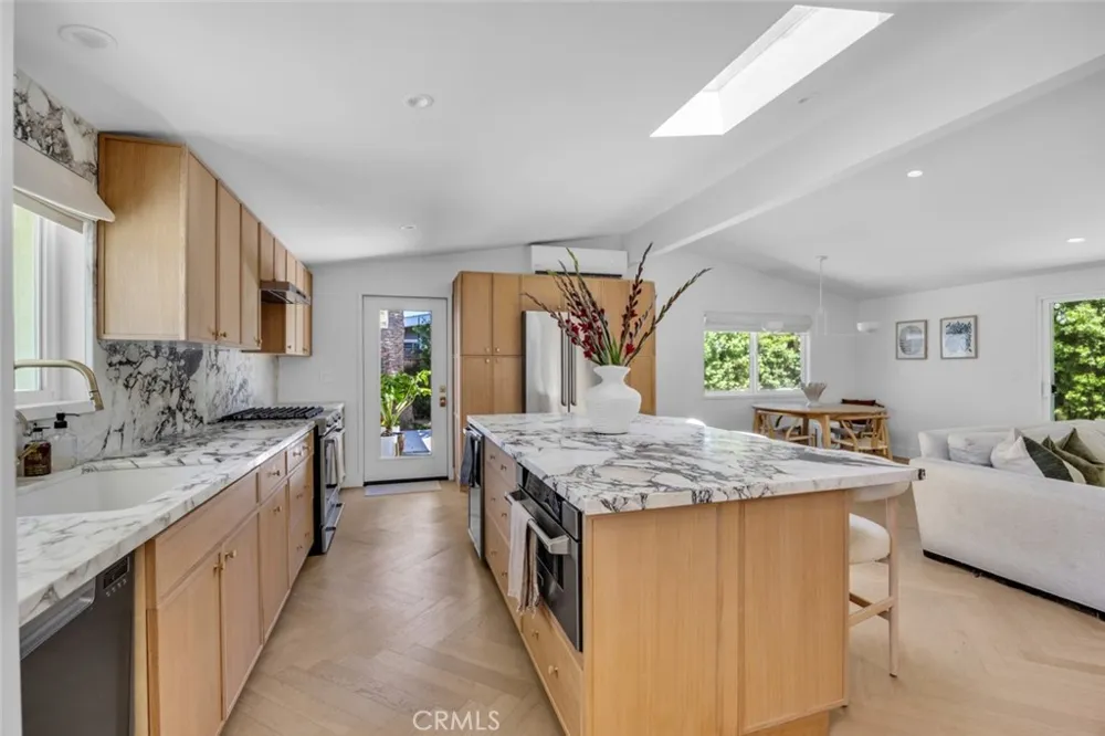 268 E Bay Street Costa Mesa, CA 92627
