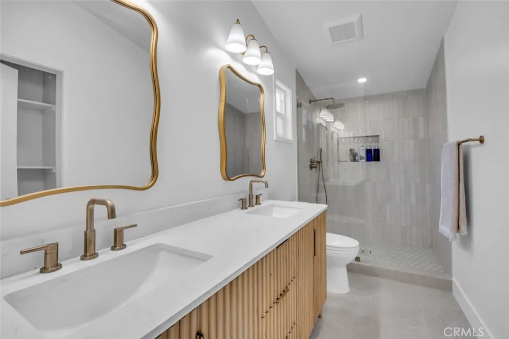 268 E Bay Street Costa Mesa, CA 92627