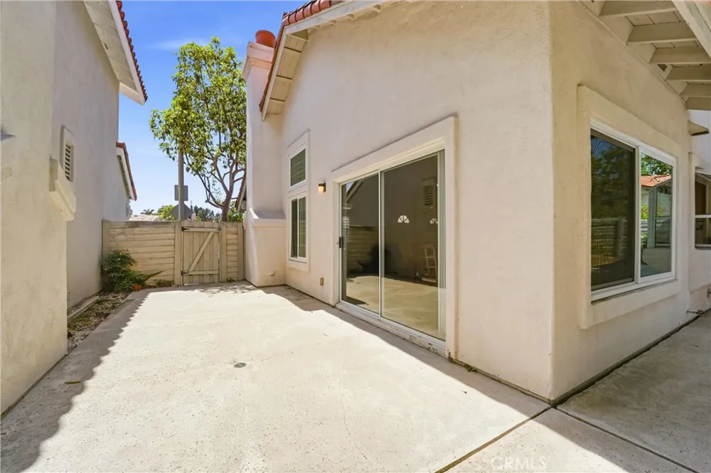 2051 Pueblo Tustin, CA 92782