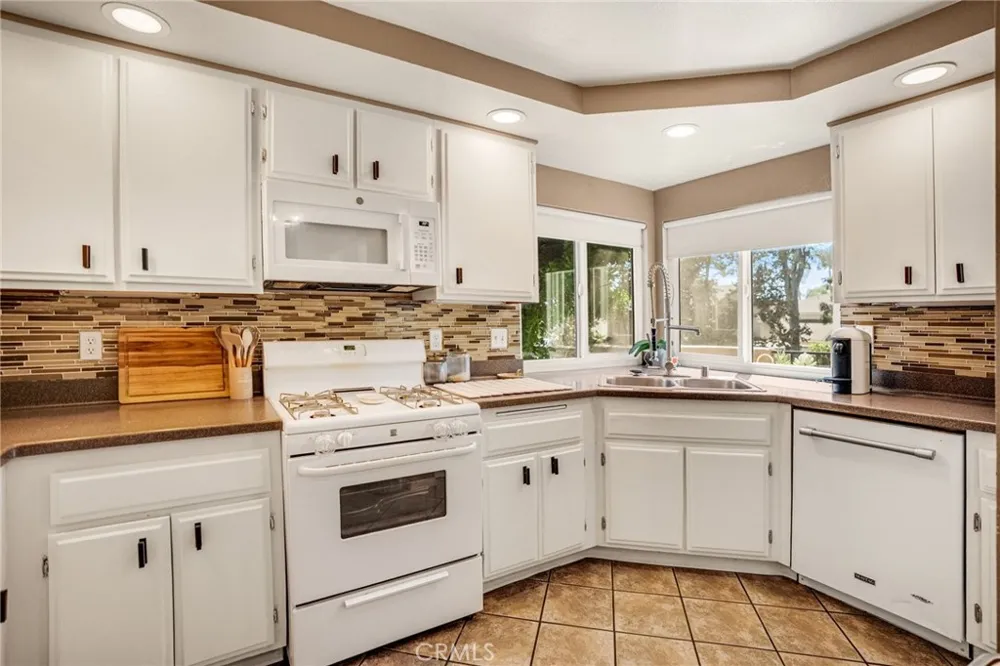 2708 S Montego Ontario, CA 91761