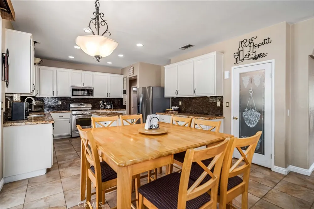 39361 Chantilly Ln Palmdale, CA 93551