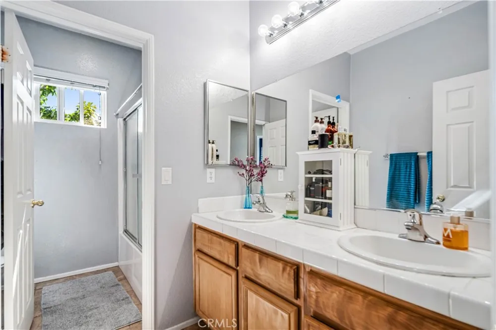 39361 Chantilly Ln Palmdale, CA 93551