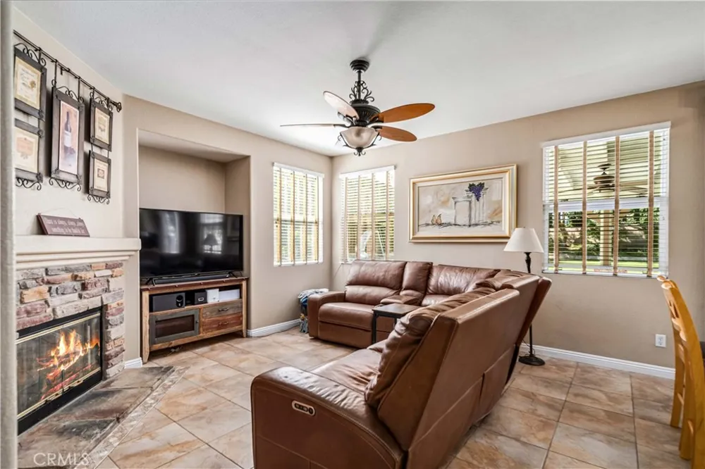 39361 Chantilly Ln Palmdale, CA 93551