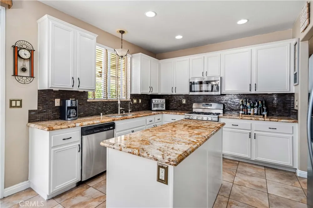 39361 Chantilly Ln Palmdale, CA 93551