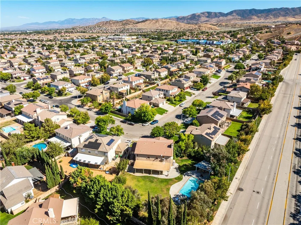 39361 Chantilly Ln Palmdale, CA 93551