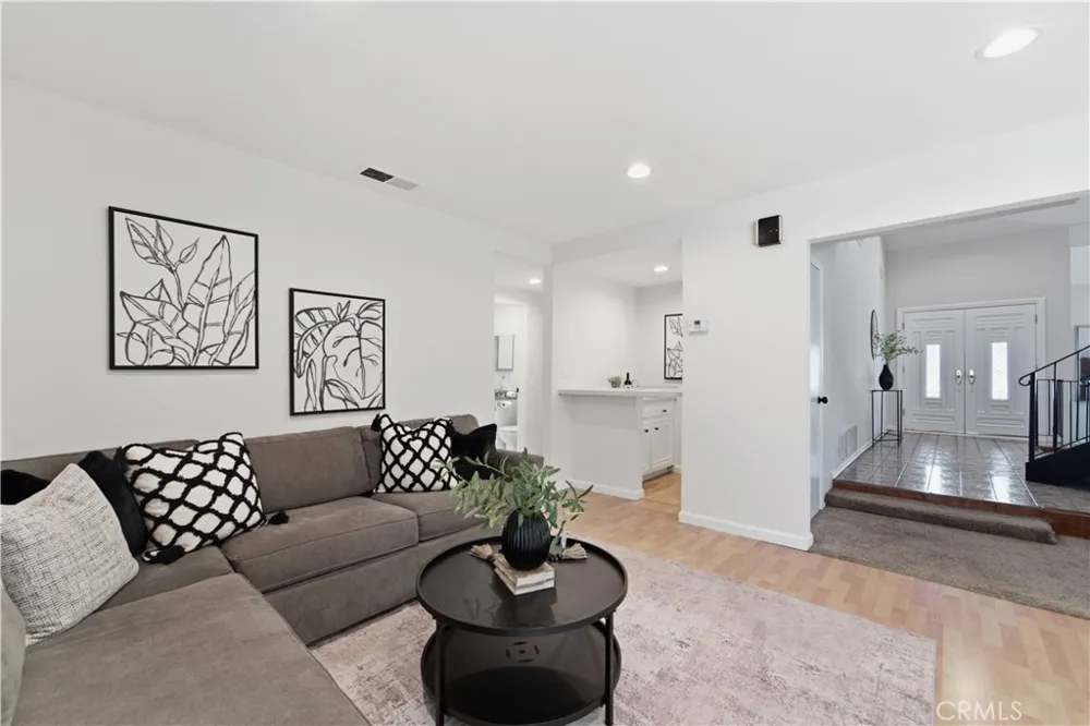8126 Laramie Avenue Winnetka, CA 91306