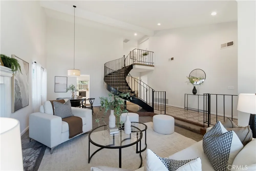 8126 Laramie Avenue Winnetka, CA 91306