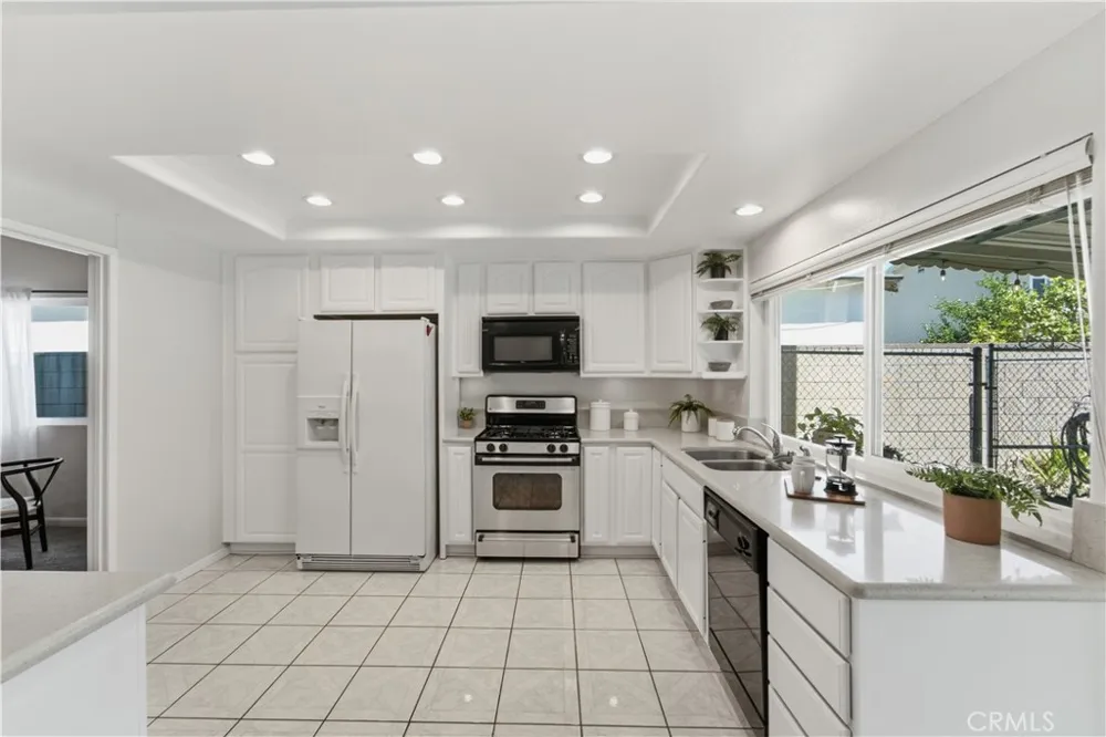 8126 Laramie Avenue Winnetka, CA 91306