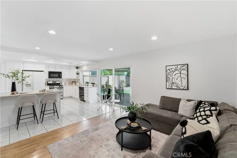 8126 Laramie Avenue Winnetka, CA 91306