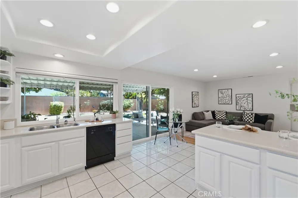 8126 Laramie Avenue Winnetka, CA 91306