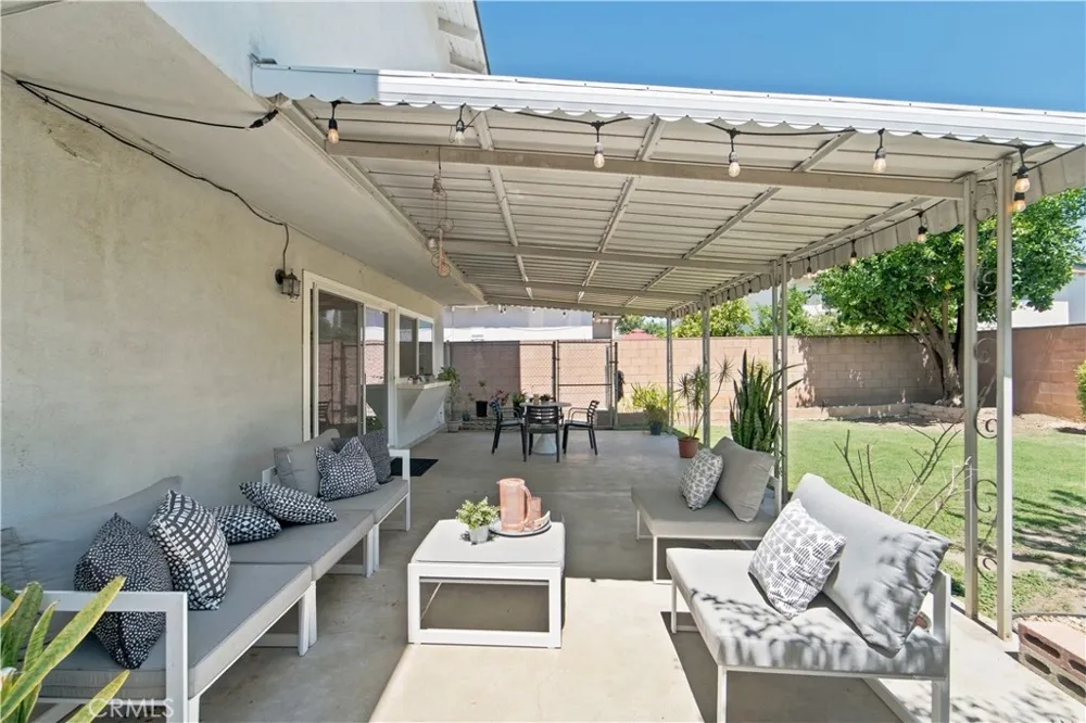 8126 Laramie Avenue Winnetka, CA 91306