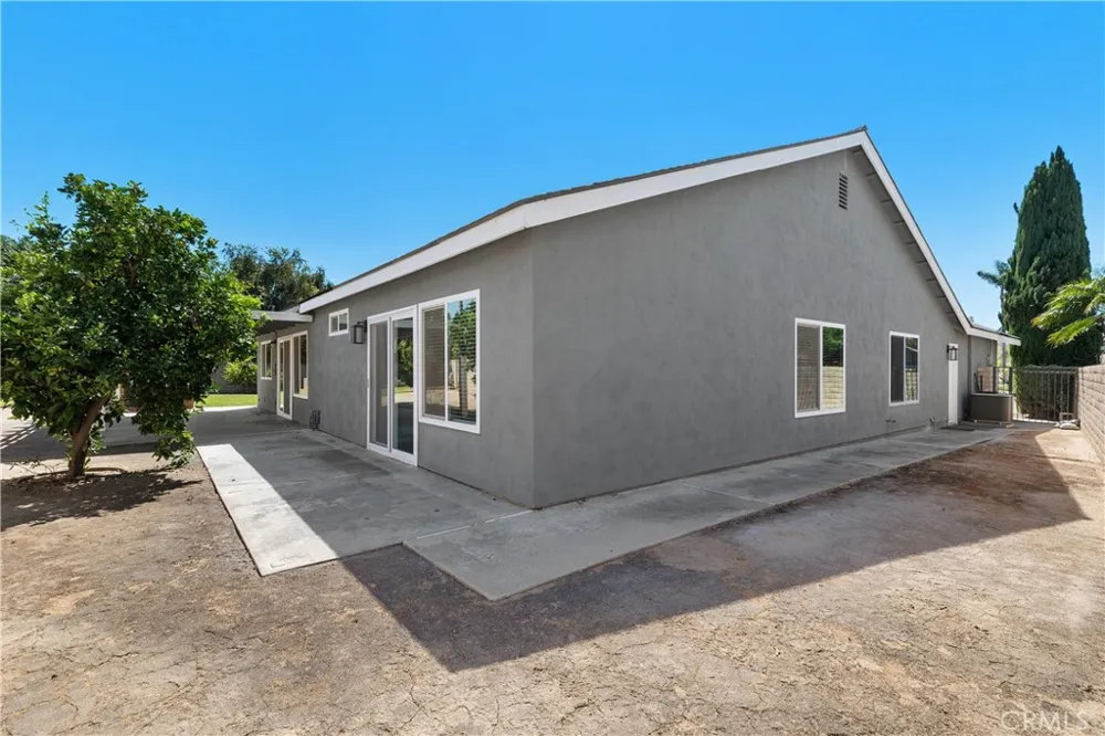 2600 Geneva Fullerton, CA 92833
