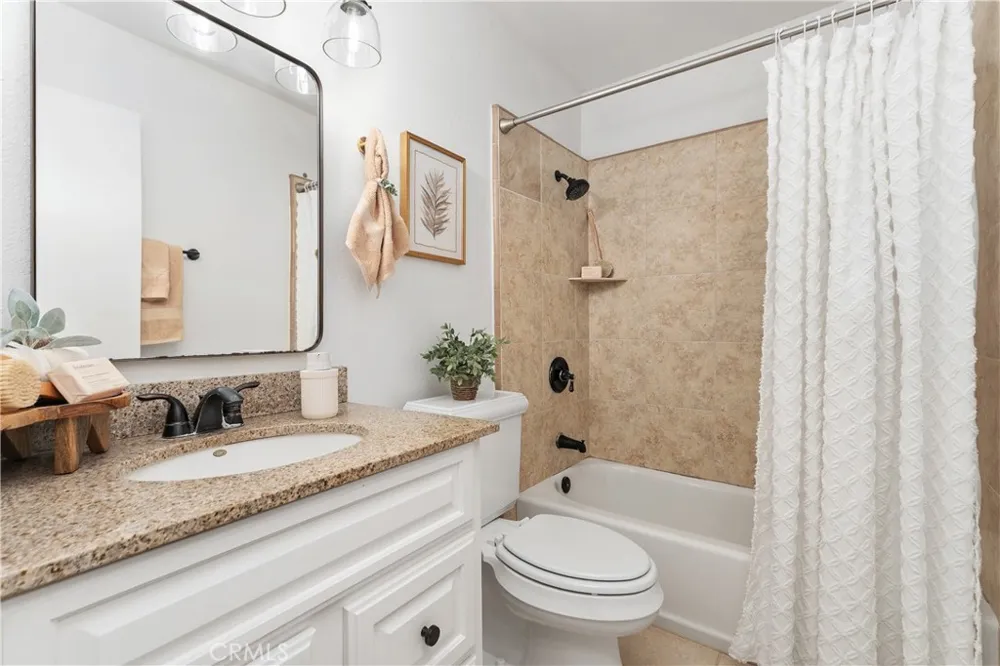 2600 Geneva Fullerton, CA 92833