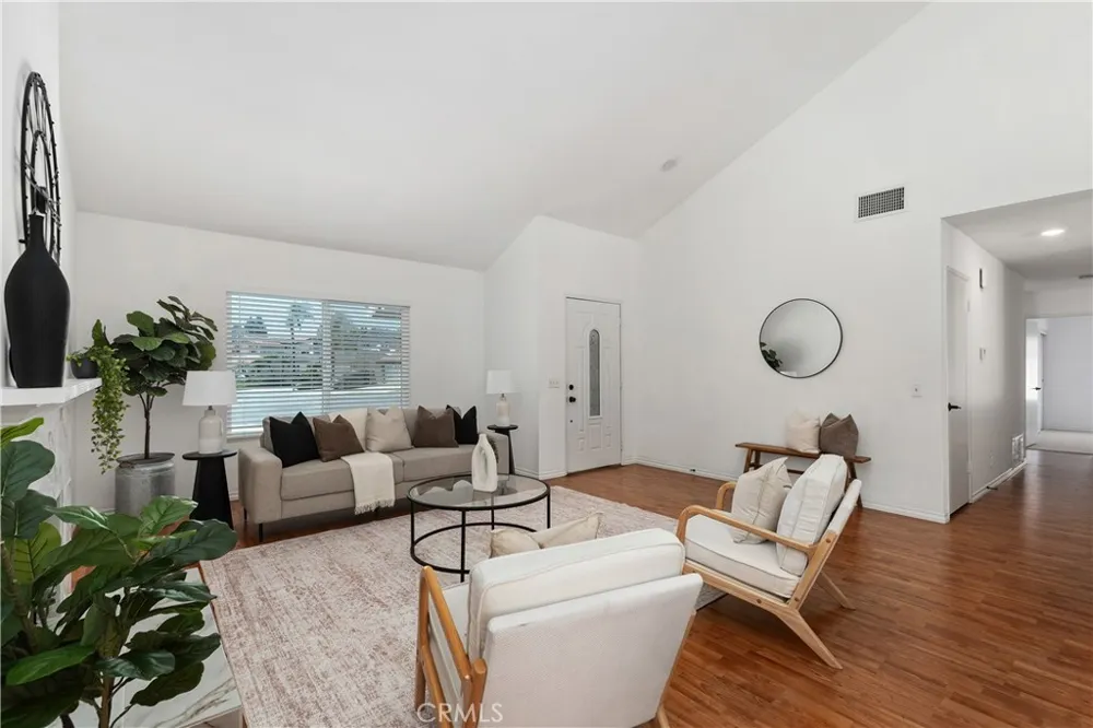 2600 Geneva Fullerton, CA 92833