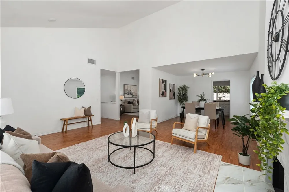 2600 Geneva Fullerton, CA 92833