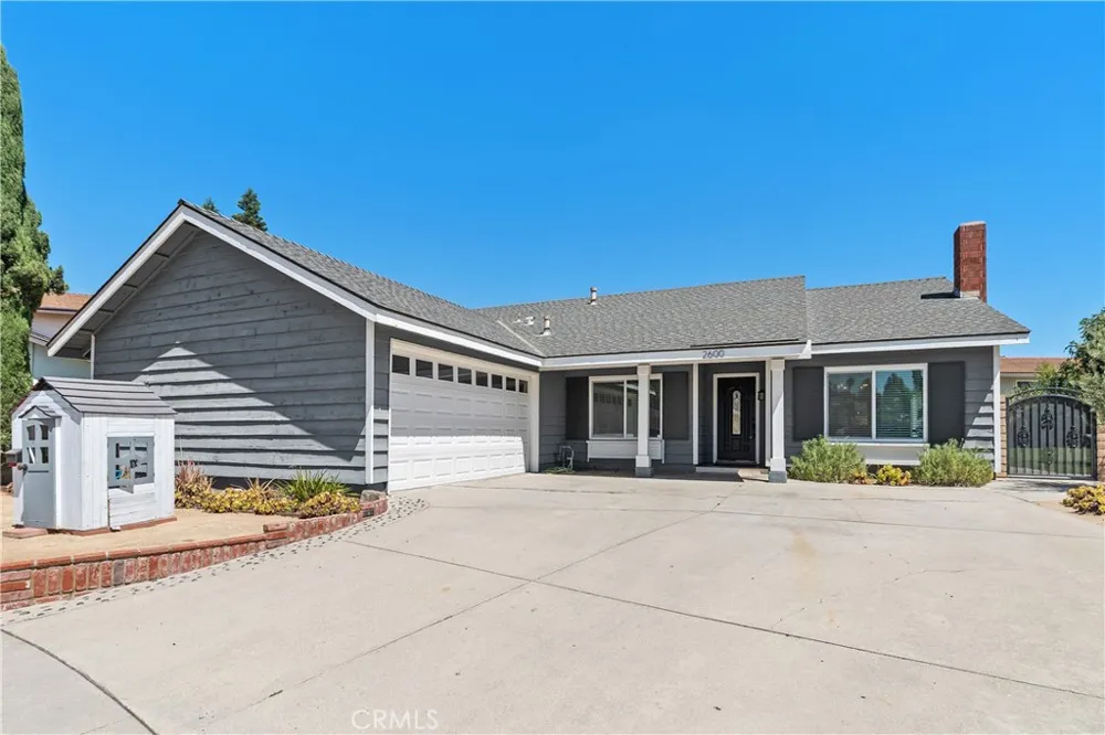 2600 Geneva Fullerton, CA 92833