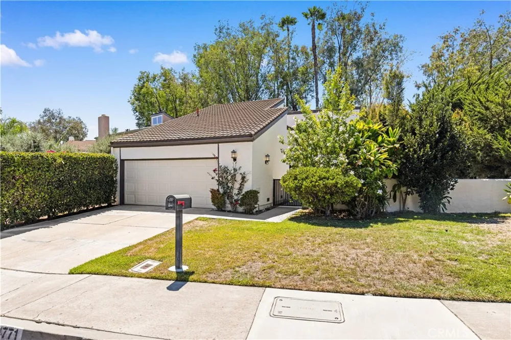 24771 Daphne E Mission Viejo, CA 92691