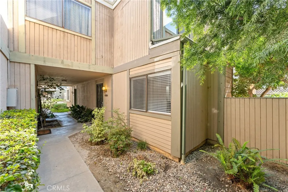 10730 Woodley Avenue #7 Los Angeles, CA 91344