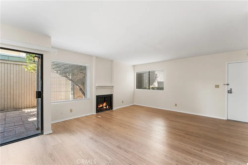 10730 Woodley Avenue #7 Los Angeles, CA 91344