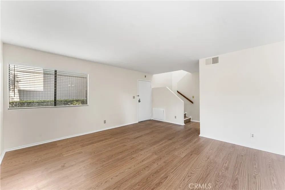 10730 Woodley Avenue #7 Los Angeles, CA 91344