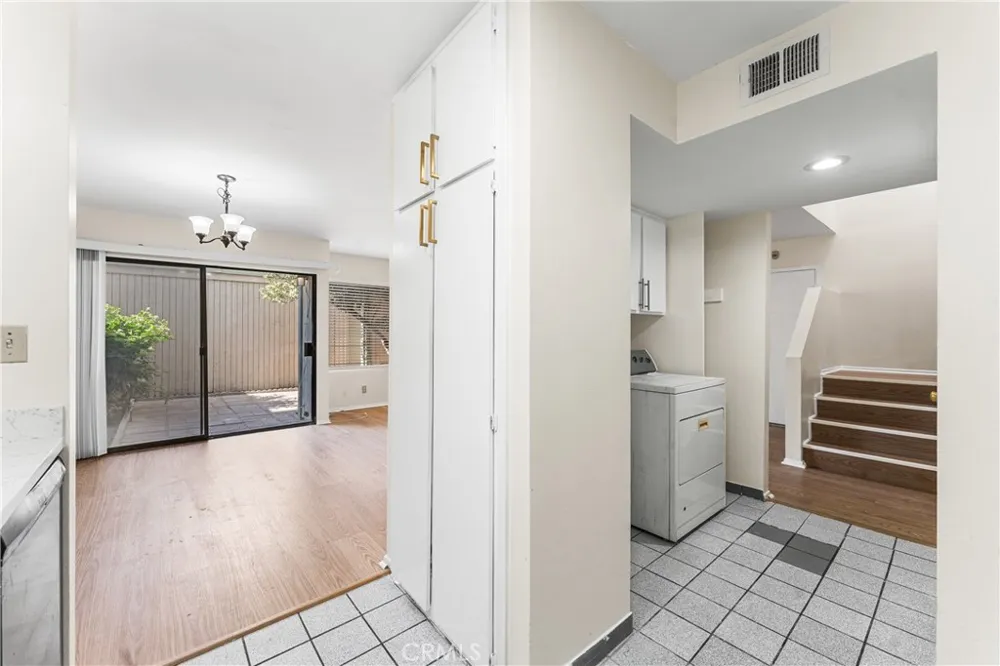 10730 Woodley Avenue #7 Los Angeles, CA 91344