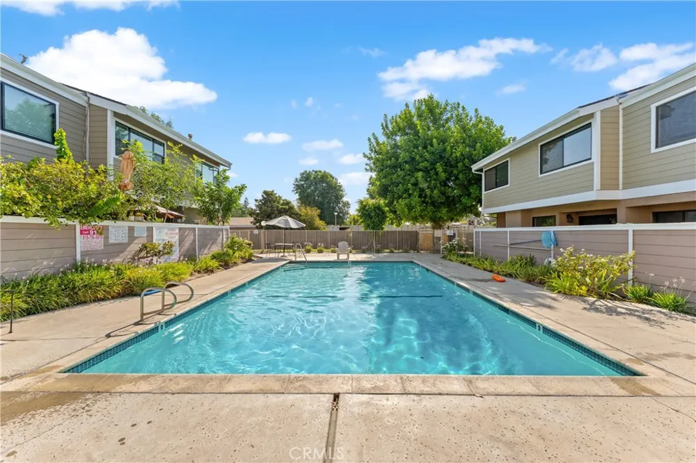 10730 Woodley Avenue #7 Los Angeles, CA 91344