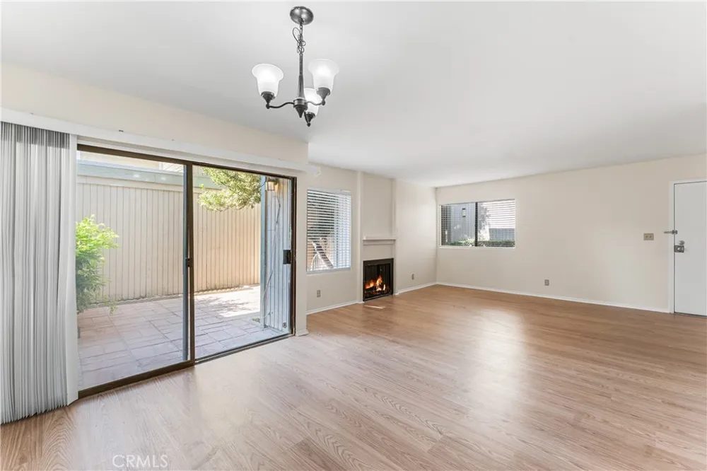 10730 Woodley Avenue #7 Los Angeles, CA 91344