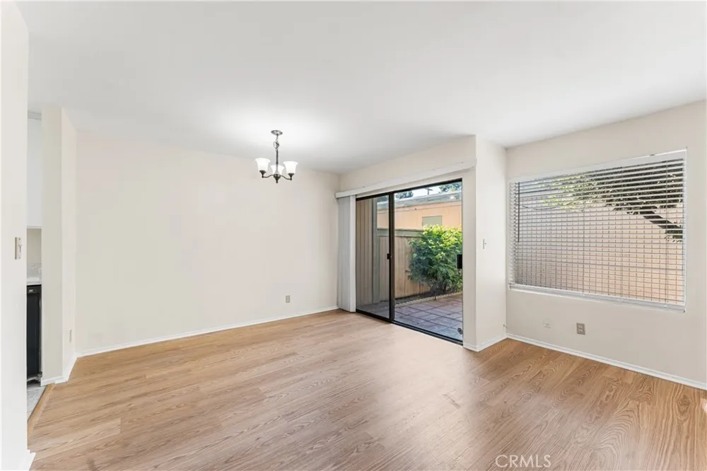 10730 Woodley Avenue #7 Los Angeles, CA 91344